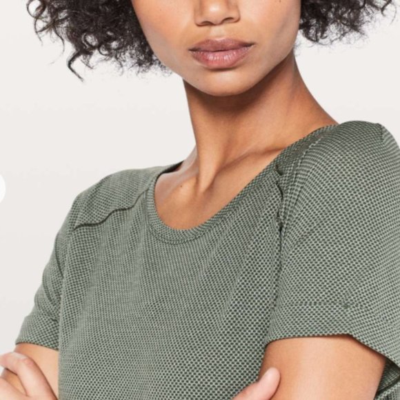 Lululemon Open Up Tie Back Tee - Picture 4 of 8